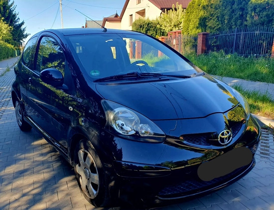 Toyota Aygo cena 9900 przebieg: 177452, rok produkcji 2007 z Nowe Miasteczko małe 92